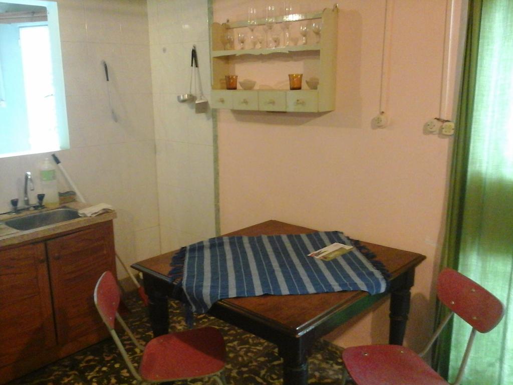 Carmelo Hostel Стая снимка
